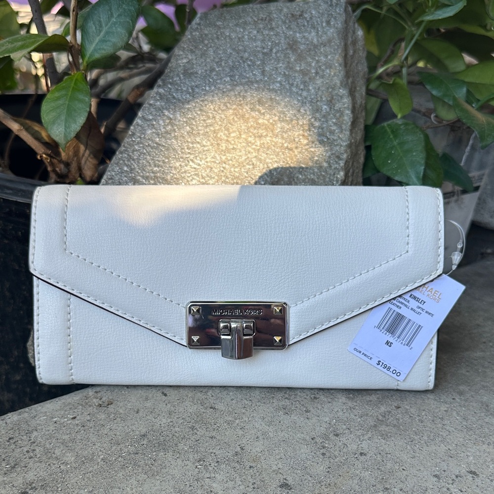 Michael Kors White Leather Wallet new with tags